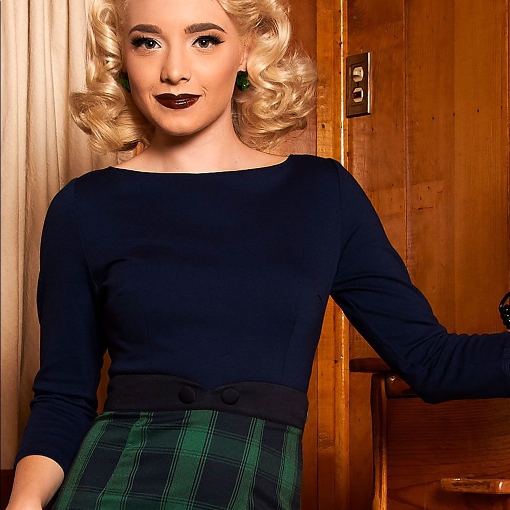 PUG Laura Byrnes Sabrina Top - Navy